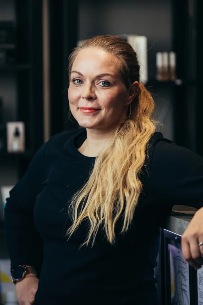 Kaisa, sairaanhoitaja (AMK), Studio BG
